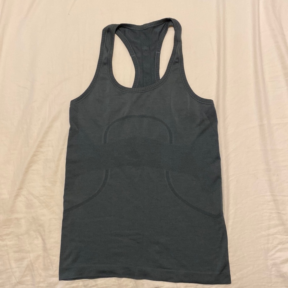 Lululemon swiftly tech racerback 2.0 size 6